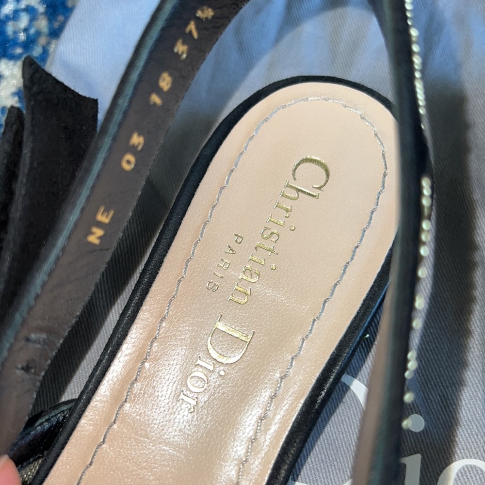 ❌SOLD ❌ CHRISTIAN DIOR
37.5
J'Adior Dotted Swiss Flats - Picture 10 of 11